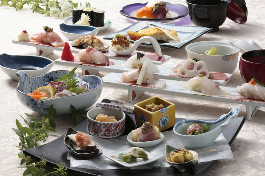 『菖蒲「あやめ」ディナーコース』　※メニュー詳細はコースページ参照