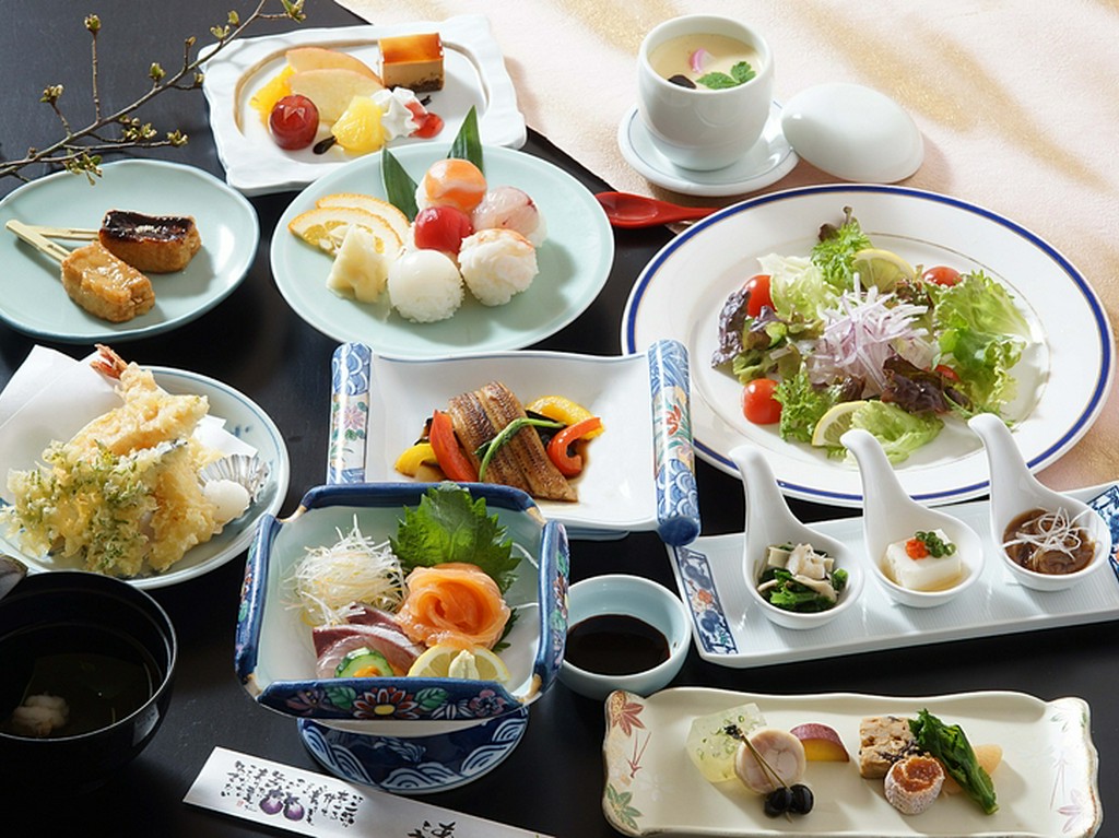 手まり寿しが楽しめる『レディースコース』で笑顔がいっぱい！