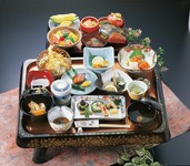 ご飯は、お赤飯・白ご飯・ばらちらし・巻いなりの中からお選びいただけます。
※2名様~
※要予約