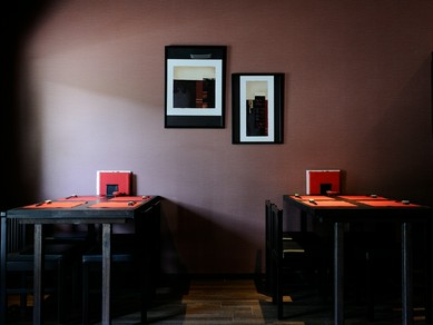 ジャズが流れる店内。落ち着いた雰囲気は接待にもぴったり