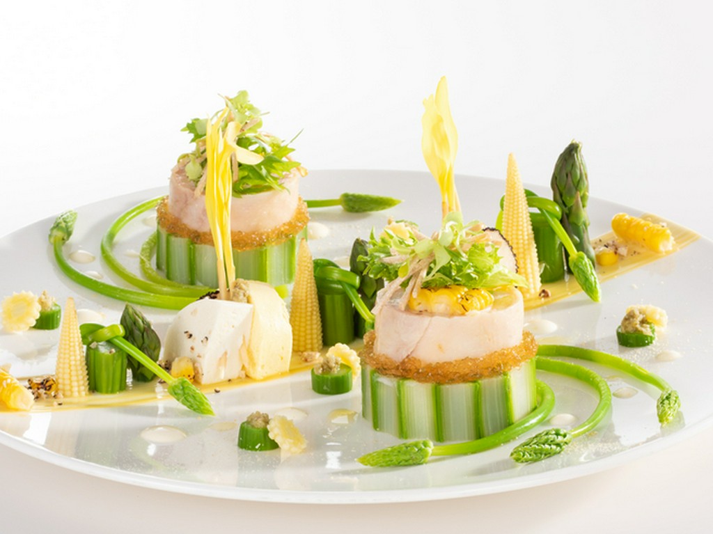 農家直送のフレッシュな食材。旬の旨味際立つ料理が楽しめます