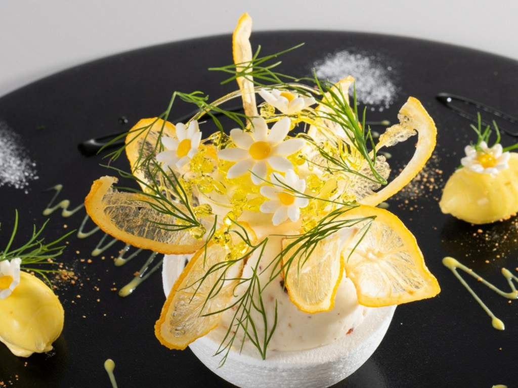 五感を刺激する料理がさらに想像力や直感（六感）をかき立てます