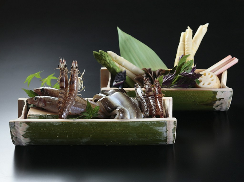 海と山に囲まれた長崎の豊かな自然がもたらす豊富な食材を厳選