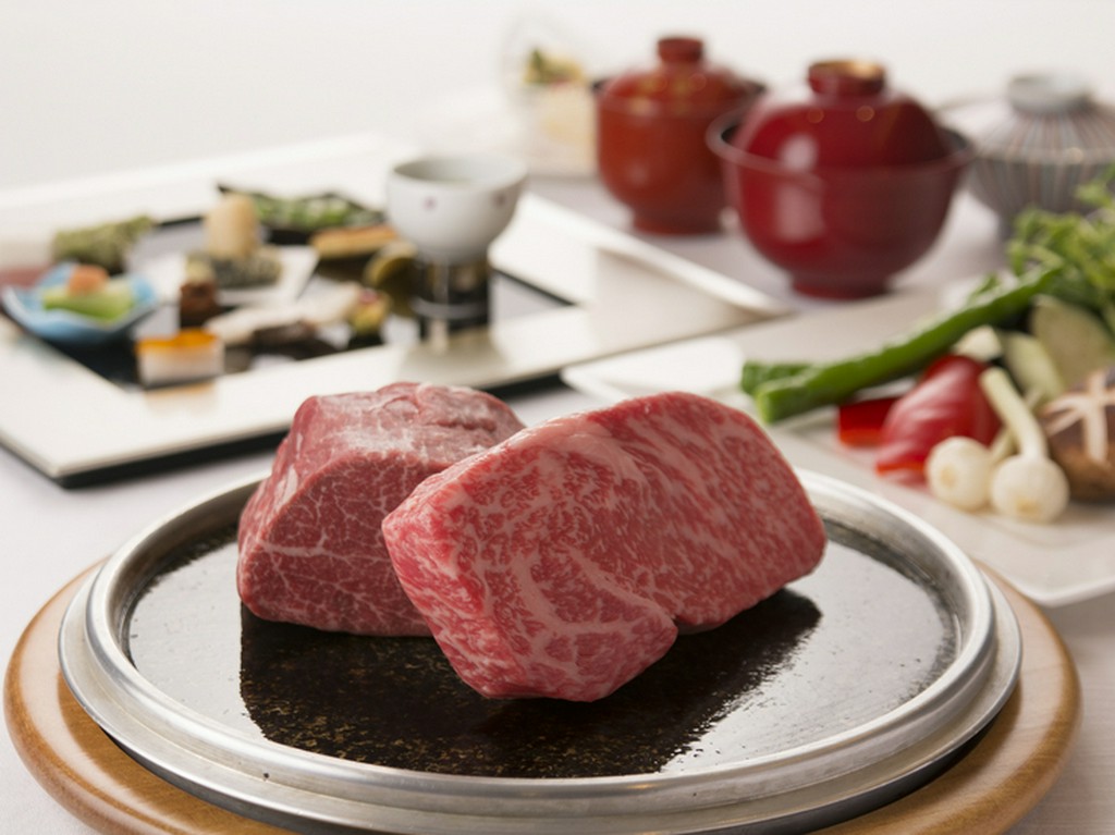 高級食材を使った贅沢な『壱岐牛会席』　※メニュー詳細はコースページ参照