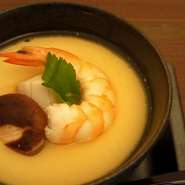 自慢の和だしで作った自慢の茶碗蒸しは是非食べてもらいたい一品！