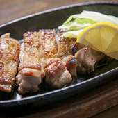 鳥取で生まれ育った銘柄鶏をシンプルに楽しむ『大山どりの炭焼ステーキ』