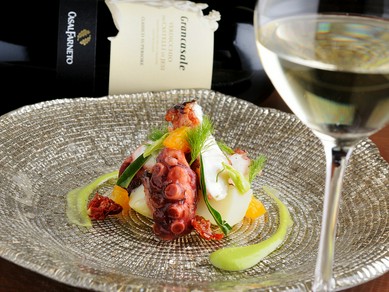 料理に合うワインをソムリエが厳選