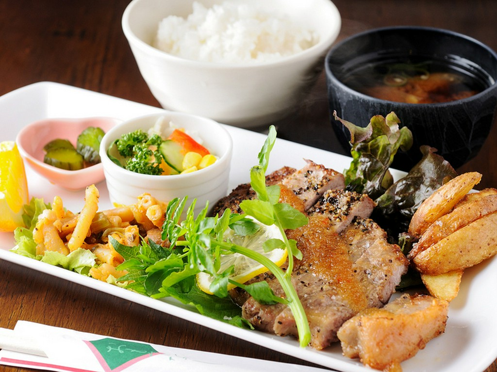 ニューバレー 春日井 カフェ ヒトサラ