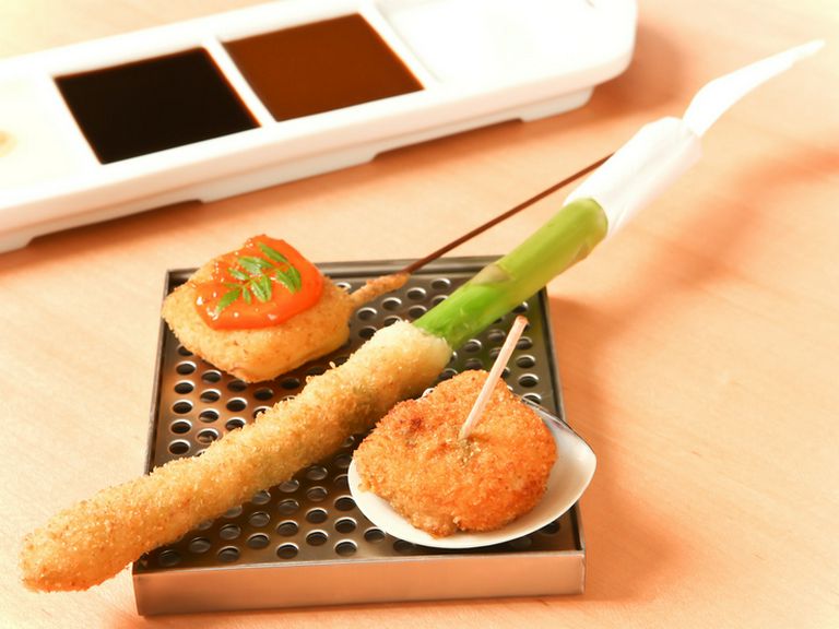 人気の3品「其の2」・イカとウニのソース・ アスパラガスの一本揚げ・ 蛤の甘酢風味