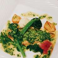 ・本日のお魚、ズッキーニのピュレのソース
・知多の地魚ベーコン巻きロースト、マスタードのドレッシング
・三種類のお魚料理　＋710円

