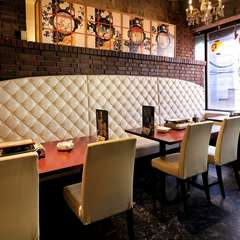 リッチなテイストのVIP席は接待にも最適