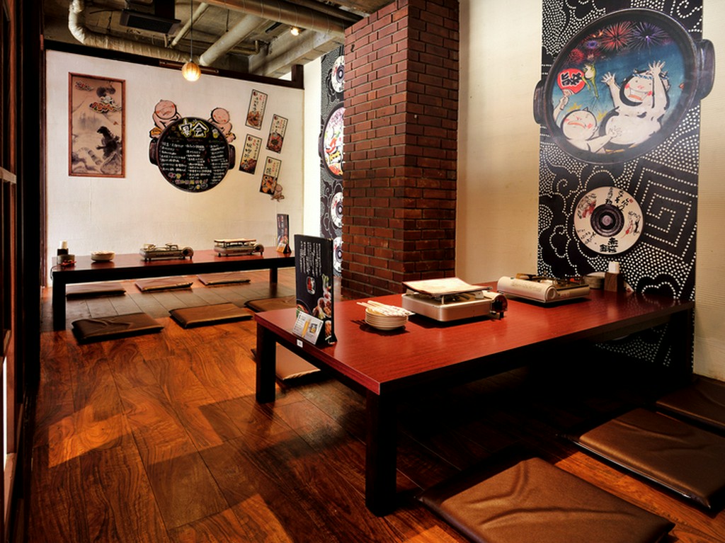 いつもの仲間との集いに最適。14名まで利用可能な小上がり