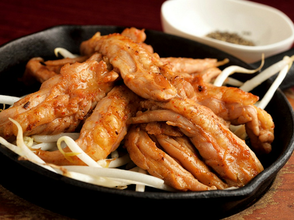 コリコリとした食感と特製だれがクセになる『鶏セセリ』