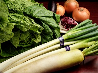 地産地消を大切に、採れたての新鮮な地元野菜を厳選