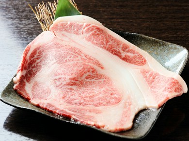 はみでそうなロース