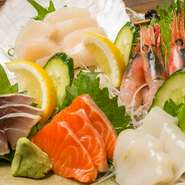 その日の美味しいところを５点盛りでご提供!!
・刺し三点盛 1,958円