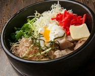 これるもんのビビンバ!!特製ソースが味の決め手。みんなで食べるのおススメです。