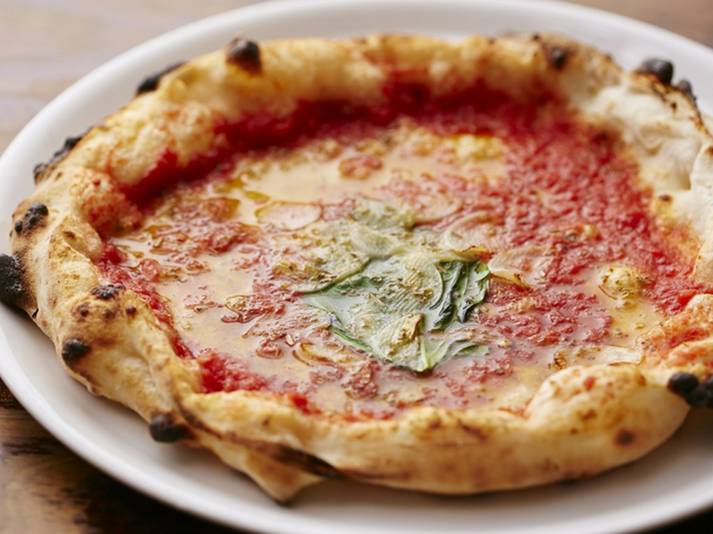 もっともシンプルだからこそ、生地や素材の旨みが際立つ『マリナーラ』