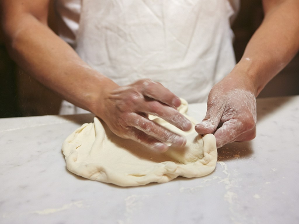 ピッツァは「生地」を食べる料理、という職人の信念を形に