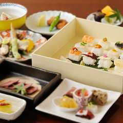 少しずついろいろな料理を楽しめる『姫寿司御膳3500円コース』
