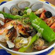 毎朝仕入れる鮮魚と地場野菜を使った『日替わり鮮魚料理』