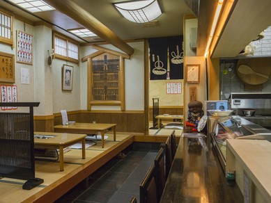 江戸情緒あふれるしつらいがなごめます