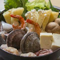 魚介、肉、野菜、すべての旨みが混然一体となって 『寄せ鍋ちゃんこ』
