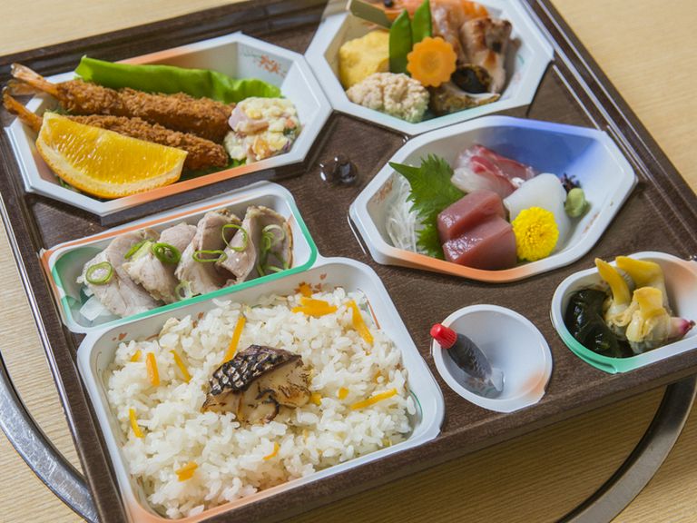 お花見や行楽弁当におすすめの 『鯛めし弁当（大）』
