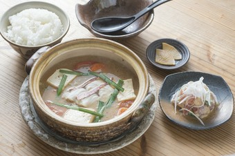 伝統と斬新さが鍋の中でひとつになった『魚汁定食』