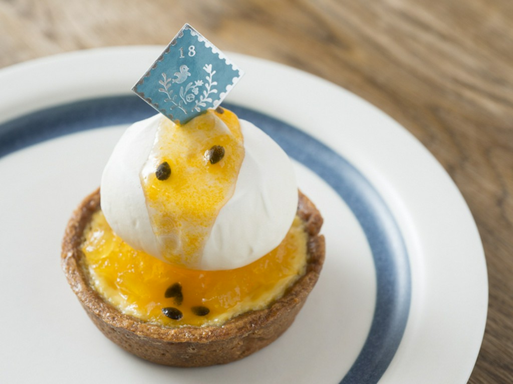 食感も楽しめる。『パッションフルーツのタルト』