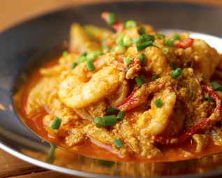 クンパッポンカリー/海老と卵のカレースパイス炒め
