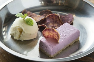 タイの調味料に合う沖縄県産食材も取り入れています