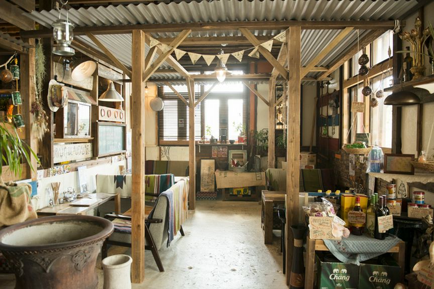 タイの屋台の雰囲気を感じられる店舗作りと接客を心がけています