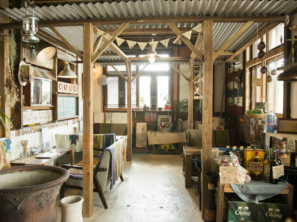 タイの屋台の雰囲気を感じられる店舗作りと接客を心がけています