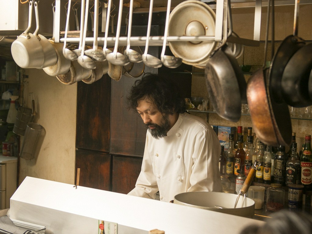 ライブを見ているようなオープンキッチン