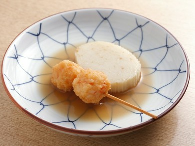 練りものだってイチから仕込む！ 練りもの2種『えび天』と『す巻き』