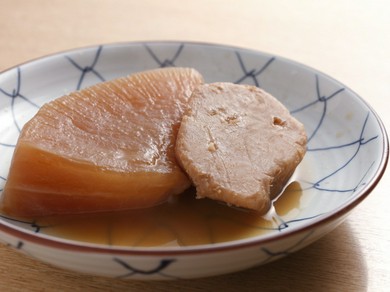 関西の宝、ダシがしっかり「しゅんでます」。「大根」「海老芋」