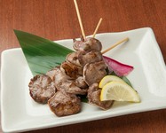 柔らかくサシが細かく入っており、とにかく絶品。社長の超おすすめ! 鹿の旨みとタンの食感をお試しあれ