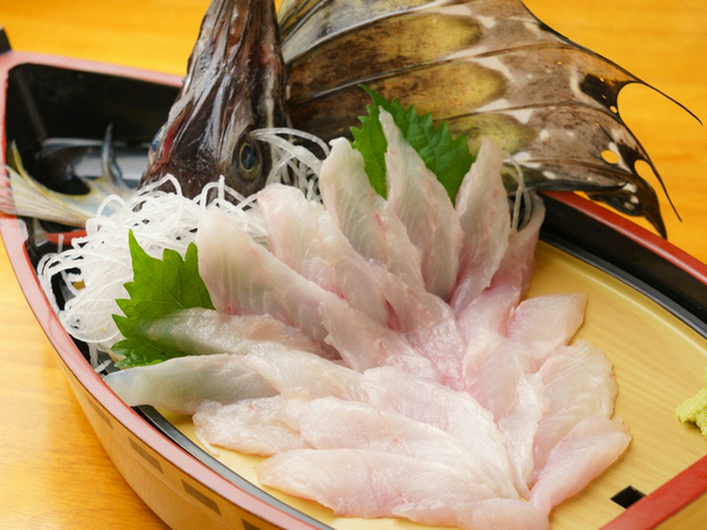 当店一番人気　小樽の名物「生八角の刺身」