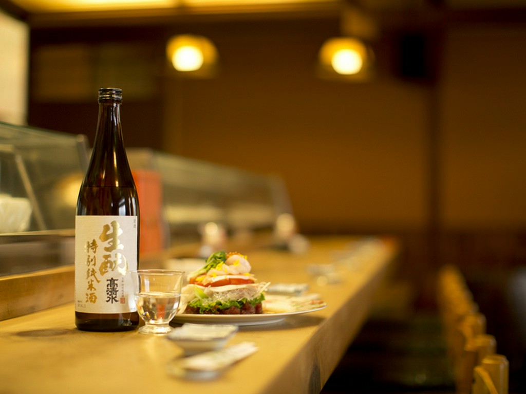 少人数の個室も、大人数の宴会も、人数に応じて対応可能です