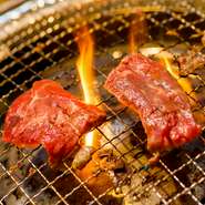 カルビなど柔らかな部分を楽しんでいただけるようお肉の質にはこだわりを持ち厳選して仕入れています。種類も牛肉、豚肉、鶏肉、ホルモンと多数取り揃えておりますので心行くまで焼肉を楽しんでいただけます。