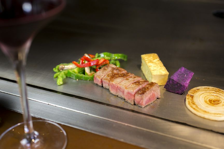誕生日や記念日のデートに　オリジナルカクテルもプレゼント