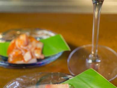 デコレーションしたグラスで、誕生日や記念日のお祝いサプライズ