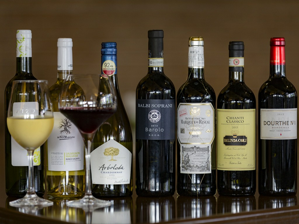 鉄板焼きに合う赤・白・スパークリングワインをグラスで