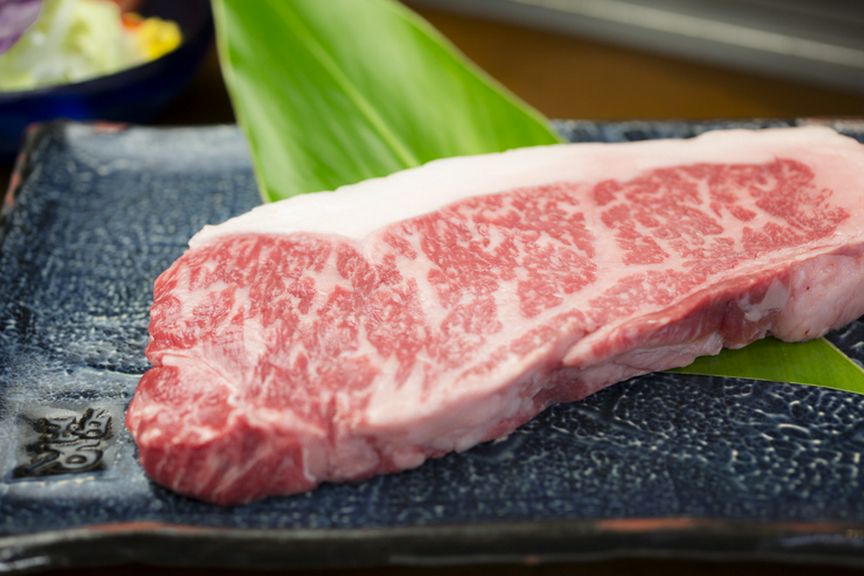 沖縄県産の「もとぶ牛」「石垣牛」は、甘みがあって、あっさり