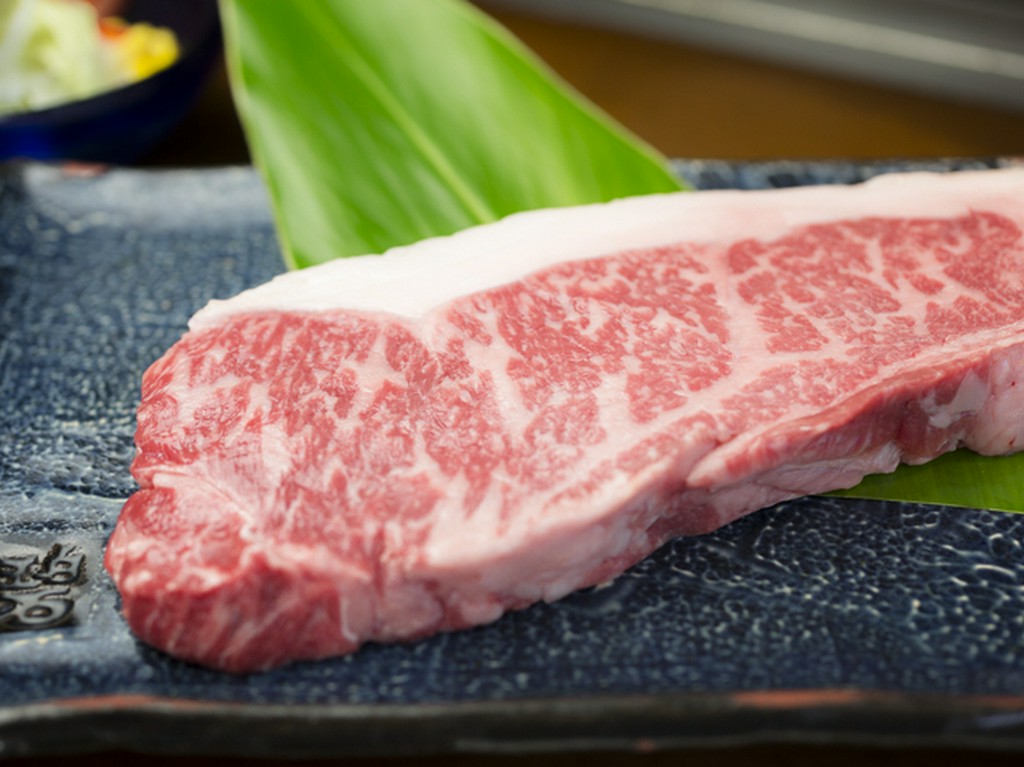 沖縄県産の「もとぶ牛」「石垣牛」は、甘みがあって、あっさり