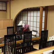 テーブル（広間）