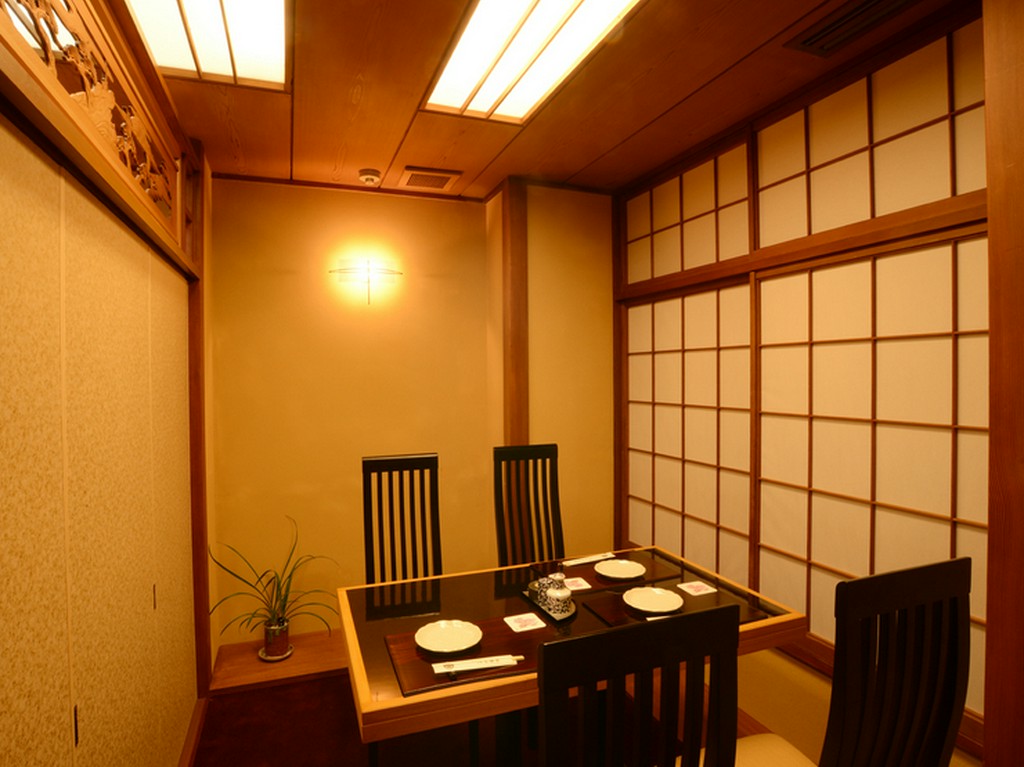 路地裏にひっそり佇む老舗