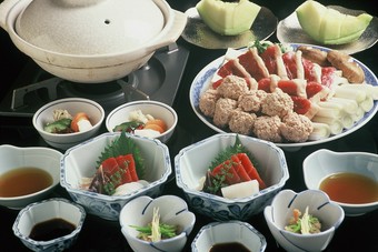 当店人気のお鍋のコースです
※6,7,8月は承れません