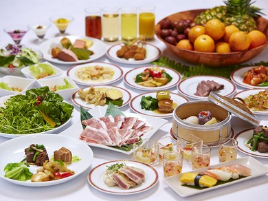 沖縄の食材をふんだんに、斬新な味わいに出会えます